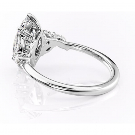 Inel de logodnă Emmeline din aur Alb 14kt cu moissanite tăietură marquise – Pietre laterale rafinată pentru profil mediu | Personalizează și configurează gratuit online [4]