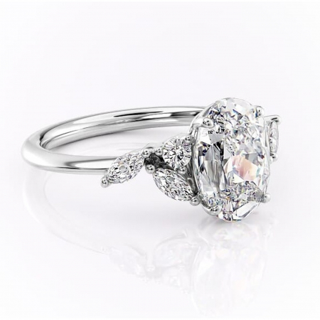 Ovală - Inel de logodnă Emmeline din aur Alb 14kt cu moissanite tăietură ovală – Pietre laterale rafinată pentru profil mediu | Personalizează și configurează gratuit online