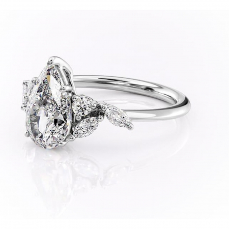 Inel de logodnă Emmeline din aur Alb 14kt cu moissanite tăietură pară – Pietre laterale rafinată pentru profil mediu | Personalizează și configurează gratuit online [6]