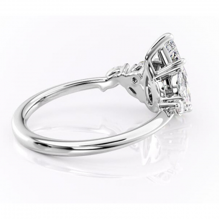 Inel de logodnă Emmeline din aur Alb 14kt cu moissanite tăietură pară – Pietre laterale rafinată pentru profil mediu | Personalizează și configurează gratuit online [2]