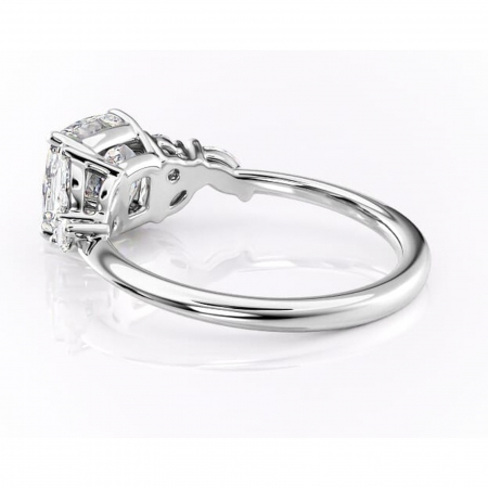 Inel de logodnă Emmeline din aur Alb 14kt cu moissanite tăietură pernă – Pietre laterale rafinată pentru profil mediu | Personalizează și configurează gratuit online [4]