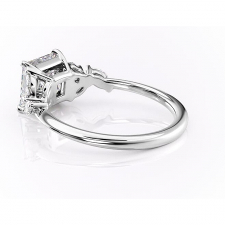 Inel de logodnă Emmeline din aur Alb 14kt cu moissanite tăietură princess – Pietre laterale rafinată pentru profil mediu | Personalizează și configurează gratuit online [4]