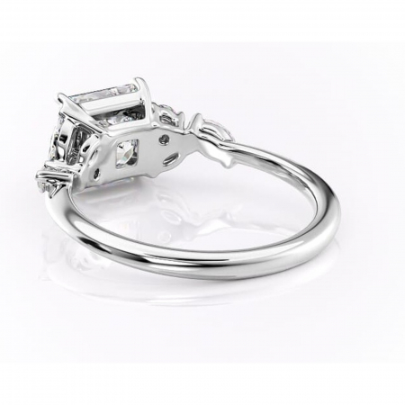 Inel de logodnă Emmeline din aur Alb 14kt cu moissanite tăietură princess – Pietre laterale rafinată pentru profil mediu | Personalizează și configurează gratuit online [3]