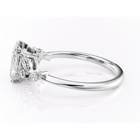 Inel de logodnă Emmeline din aur Alb 14kt cu moissanite tăietură radiantă – Pietre laterale rafinată pentru profil mediu | Personalizează și configurează gratuit online [5]