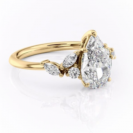Aur galben - Inel de logodnă Emmeline din aur Galben 18kt cu moissanite tăietură pară – Pietre laterale rafinată pentru profil mediu | Personalizează și configurează gratuit online