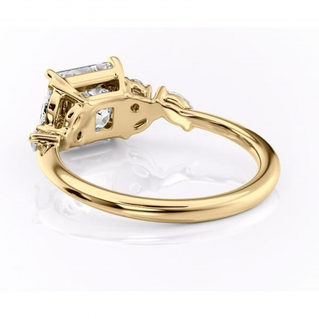 Inel de logodnă Emmeline din aur Galben 14kt cu moissanite tăietură princess – Pietre laterale rafinată pentru profil mediu | Personalizează și configurează gratuit online [3]