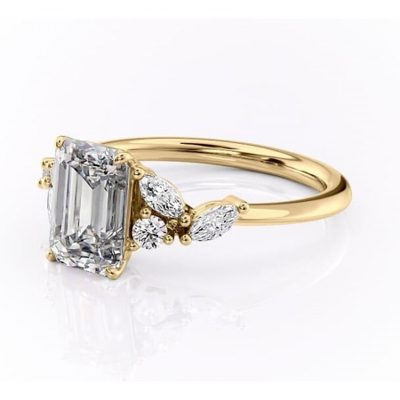 Inel de logodnă Emmeline din aur Galben 18kt cu moissanite tăietură smarald – Pietre laterale rafinată pentru profil mediu | Personalizează și configurează gratuit online [6]