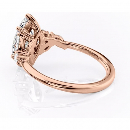 Inel de logodnă Emmeline din aur Rose 18kt cu moissanite tăietură marquise – Pietre laterale rafinată pentru profil mediu | Personalizează și configurează gratuit online [4]