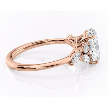 Inel de logodnă Emmeline din aur Rose 14kt cu moissanite tăietură ovală – Pietre laterale rafinată pentru profil mediu | Personalizează și configurează gratuit online [1]
