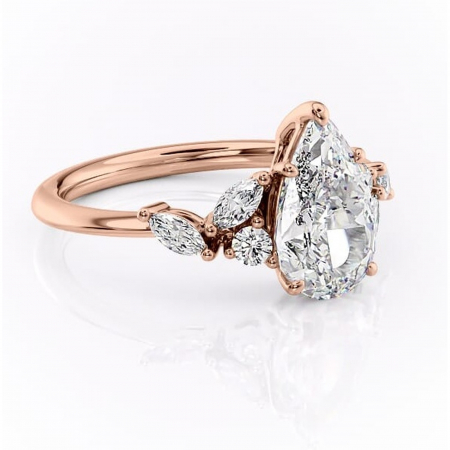 Pară - Inel de logodnă Emmeline din aur Rose 18kt cu moissanite tăietură pară – Pietre laterale rafinată pentru profil mediu | Personalizează și configurează gratuit online