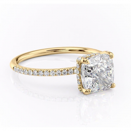 Aur galben - Inel de logodnă Estelle din aur Galben 18kt cu moissanite tăietură pernă – Montură pavé rafinată pentru profil înalt | Personalizează și configurează gratuit online