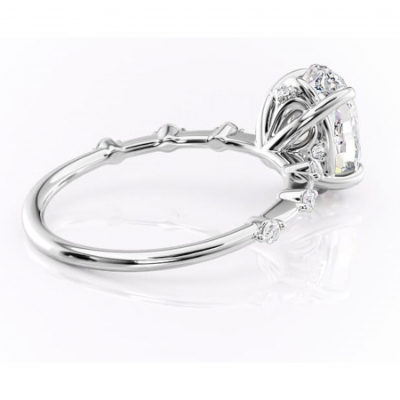 Inel de logodnă Evelina din aur Alb 14kt cu moissanite tăietură ovală – Solitar rafinată pentru profil mediu | Personalizează și configurează gratuit online [2]