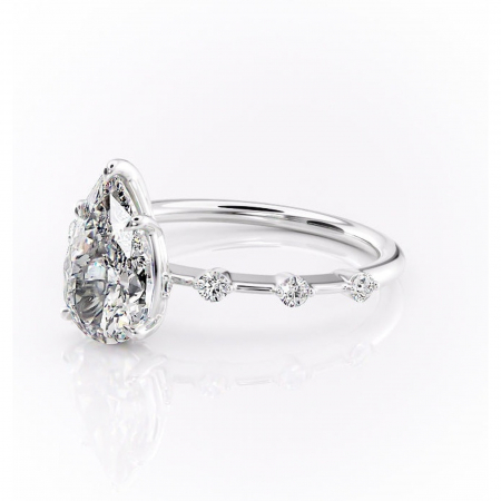 Inel de logodnă Evelina din aur Alb 14kt cu moissanite tăietură pară – Solitar rafinată pentru profil mediu | Personalizează și configurează gratuit online [6]