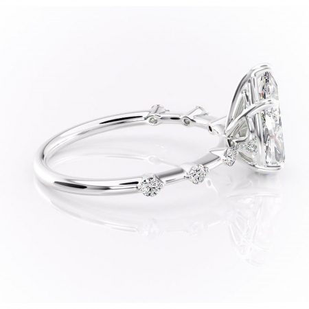 Inel de logodnă Evelina din aur Alb 14kt cu moissanite tăietură pară – Solitar rafinată pentru profil mediu | Personalizează și configurează gratuit online [1]