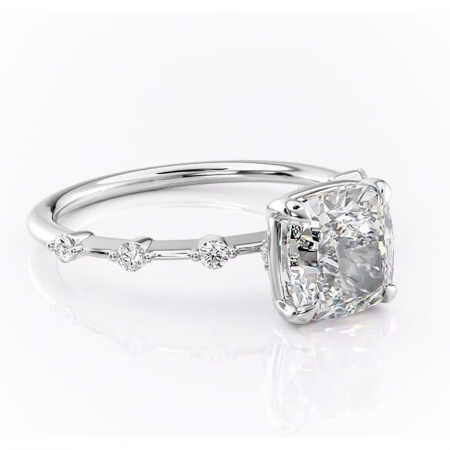 Alege forma Moissanit - Inel de logodnă Evelina din aur Alb 14kt cu moissanite tăietură pernă – Solitar rafinată pentru profil mediu | Personalizează și configurează gratuit online