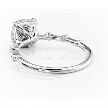 Inel de logodnă Evelina din aur Alb 14kt cu moissanite tăietură pernă – Solitar rafinată pentru profil mediu | Personalizează și configurează gratuit online [3]