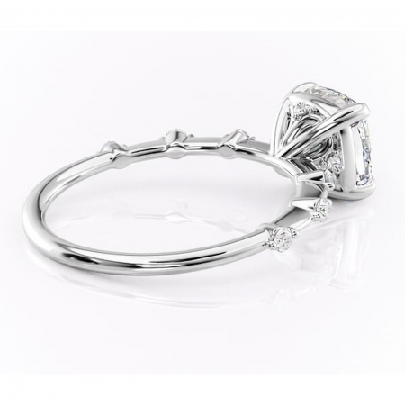 Inel de logodnă Evelina din aur Alb 14kt cu moissanite tăietură pernă – Solitar rafinată pentru profil mediu | Personalizează și configurează gratuit online [2]