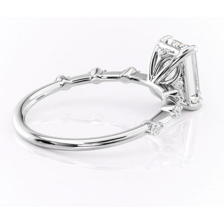 Inel de logodnă Evelina din aur Alb 14kt cu moissanite tăietură smarald – Solitar rafinată pentru profil mediu | Personalizează și configurează gratuit online [2]