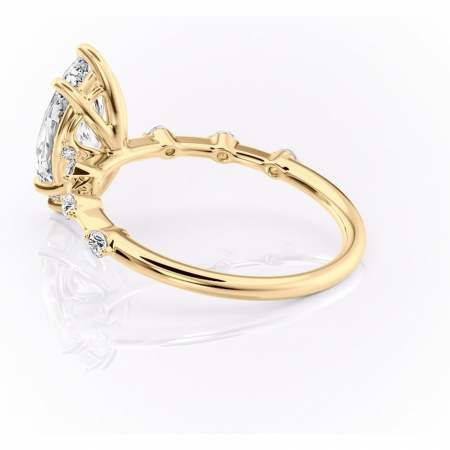 Inel de logodnă Evelina din aur Galben 14kt cu moissanite tăietură marquise – Solitar rafinată pentru profil mediu | Personalizează și configurează gratuit online [4]