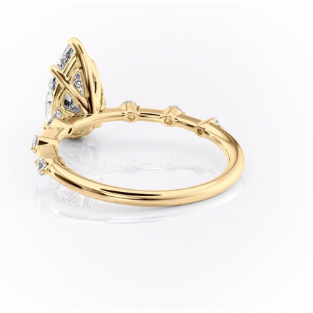 Inel de logodnă Evelina din aur Galben 18kt cu moissanite tăietură pară – Solitar rafinată pentru profil mediu | Personalizează și configurează gratuit online [3]