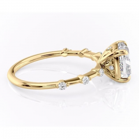 Inel de logodnă Evelina din aur Galben 14kt cu moissanite tăietură pernă – Solitar rafinată pentru profil mediu | Personalizează și configurează gratuit online [1]