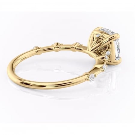 Inel de logodnă Evelina din aur Galben 14kt cu moissanite tăietură pernă – Solitar rafinată pentru profil mediu | Personalizează și configurează gratuit online [2]