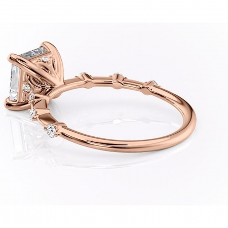 Inel de logodnă Evelina din aur Rose 18kt cu moissanite tăietură princess – Solitar rafinată pentru profil mediu | Personalizează și configurează gratuit online [4]