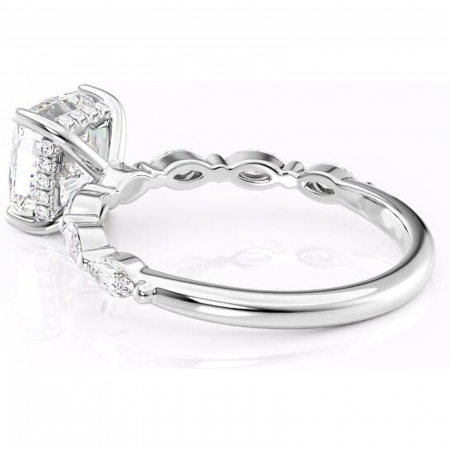 Inel de logodnă Everly din aur Alb 14kt cu moissanite tăietură pernă – Pietre laterale rafinată pentru profil înalt | Personalizează și configurează gratuit online [4]