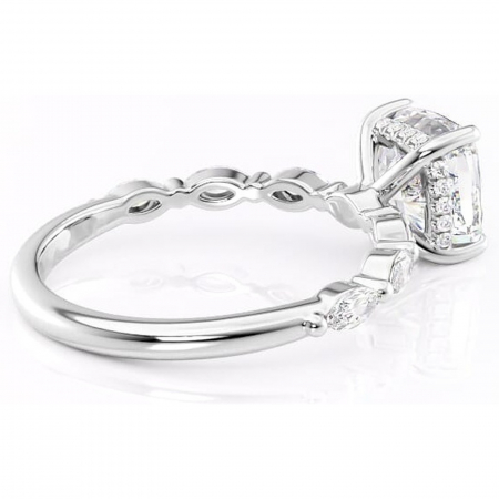 Inel de logodnă Everly din aur Alb 14kt cu moissanite tăietură pernă – Pietre laterale rafinată pentru profil înalt | Personalizează și configurează gratuit online [2]