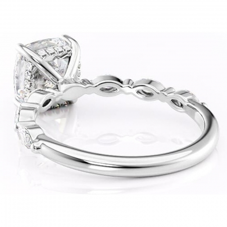 Inel de logodnă Everly din aur Alb 14kt cu moissanite tăietură pernă – Pietre laterale rafinată pentru profil înalt | Personalizează și configurează gratuit online [3]