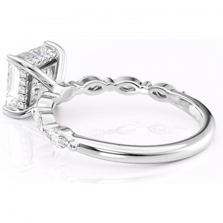 Inel de logodnă Everly din aur Alb 18kt cu moissanite tăietură princess – Pietre laterale rafinată pentru profil înalt | Personalizează și configurează gratuit online [4]