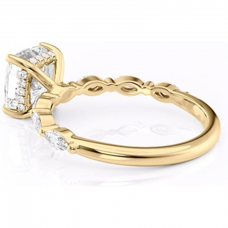 Inel de logodnă Everly din aur Galben 14kt cu moissanite tăietură pernă – Pietre laterale rafinată pentru profil înalt | Personalizează și configurează gratuit online [4]