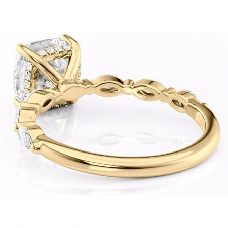 Inel de logodnă Everly din aur Galben 14kt cu moissanite tăietură pernă – Pietre laterale rafinată pentru profil înalt | Personalizează și configurează gratuit online [3]