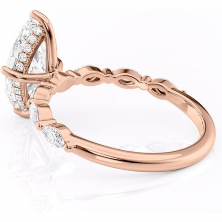 Inel de logodnă Everly din aur Rose 18kt cu moissanite tăietură marquise – Pietre laterale rafinată pentru profil înalt | Personalizează și configurează gratuit online [4]