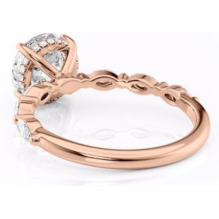 Inel de logodnă Everly din aur Rose 14kt cu moissanite tăietură rotundă – Pietre laterale rafinată pentru profil înalt | Personalizează și configurează gratuit online [3]