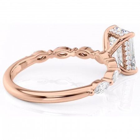 Inel de logodnă Everly din aur Rose 14kt cu moissanite tăietură smarald – Pietre laterale rafinată pentru profil înalt | Personalizează și configurează gratuit online [2]
