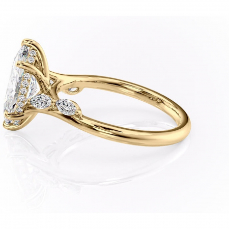 Inel de logodnă Faelynn din aur Galben 18kt cu moissanite tăietură marquise – Pietre laterale rafinată pentru profil înalt | Personalizează și configurează gratuit online [5]