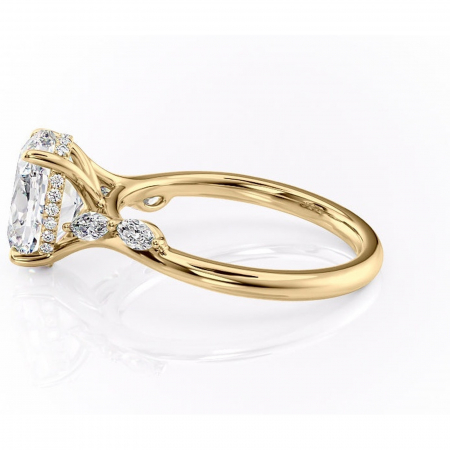 Inel de logodnă Faelynn din aur Galben 14kt cu moissanite tăietură ovală – Pietre laterale rafinată pentru profil înalt | Personalizează și configurează gratuit online [5]