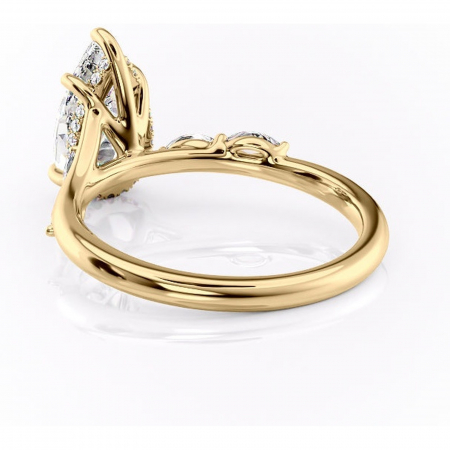 Inel de logodnă Faelynn din aur Galben 18kt cu moissanite tăietură pară – Pietre laterale rafinată pentru profil înalt | Personalizează și configurează gratuit online [3]