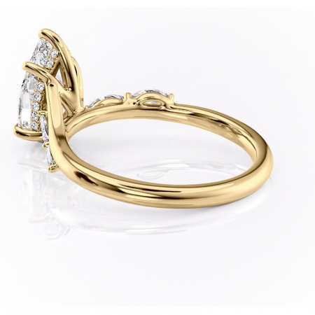 Inel de logodnă Faelynn din aur Galben 18kt cu moissanite tăietură pară – Pietre laterale rafinată pentru profil înalt | Personalizează și configurează gratuit online [4]