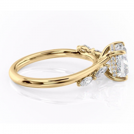 Inel de logodnă Faelynn din aur Galben 14kt cu moissanite tăietură pernă – Pietre laterale rafinată pentru profil înalt | Personalizează și configurează gratuit online [1]