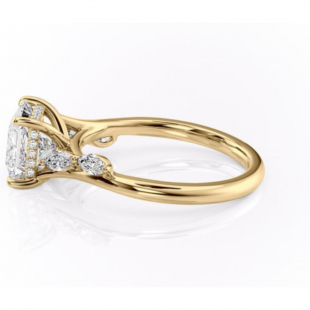 Inel de logodnă Faelynn din aur Galben 14kt cu moissanite tăietură princess – Pietre laterale rafinată pentru profil înalt | Personalizează și configurează gratuit online [5]