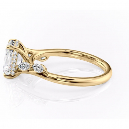 Inel de logodnă Faelynn din aur Galben 18kt cu moissanite tăietură radiantă – Pietre laterale rafinată pentru profil înalt | Personalizează și configurează gratuit online [5]