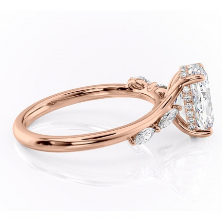 Inel de logodnă Faelynn din aur Rose 18kt cu moissanite tăietură ovală – Pietre laterale rafinată pentru profil înalt | Personalizează și configurează gratuit online [1]
