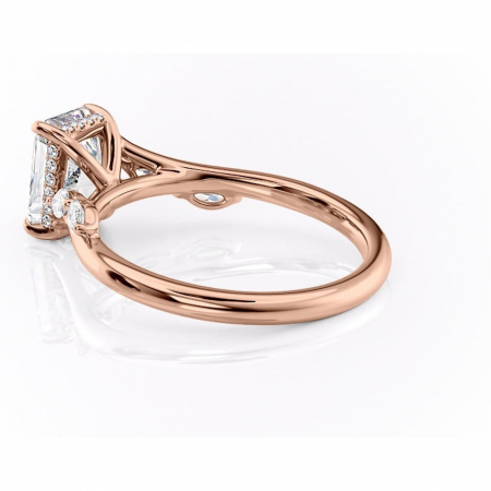 Inel de logodnă Faelynn din aur Rose 14kt cu moissanite tăietură radiantă – Pietre laterale rafinată pentru profil înalt | Personalizează și configurează gratuit online [4]
