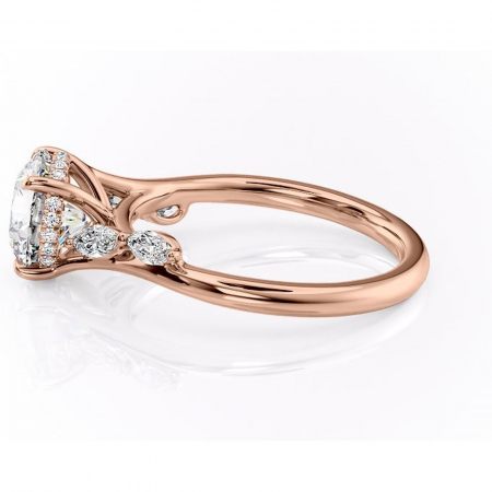 Inel de logodnă Faelynn din aur Rose 14kt cu moissanite tăietură rotundă – Pietre laterale rafinată pentru profil înalt | Personalizează și configurează gratuit online [5]