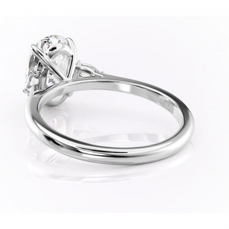 Inel de logodnă Felicity din aur Alb 14kt cu moissanite tăietură ovală – Solitar rafinată pentru profil înalt | Personalizează și configurează gratuit online [3]