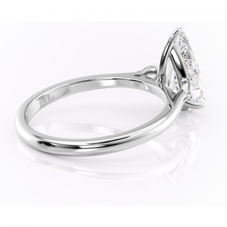 Inel de logodnă Felicity din aur Alb 14kt cu moissanite tăietură pară – Solitar rafinată pentru profil înalt | Personalizează și configurează gratuit online [2]
