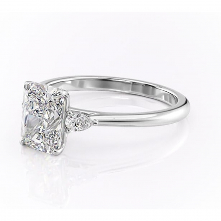 Inel de logodnă Felicity din aur Alb 14kt cu moissanite tăietură radiantă – Solitar rafinată pentru profil înalt | Personalizează și configurează gratuit online [6]