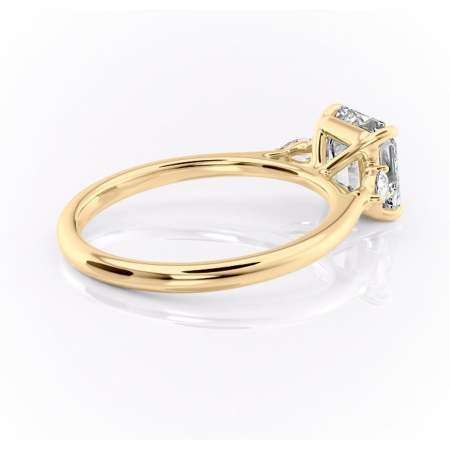 Inel de logodnă Felicity din aur Galben 18kt cu moissanite tăietură asscher – Solitar rafinată pentru profil înalt | Personalizează și configurează gratuit online [2]